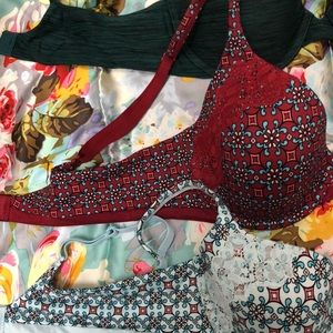 3 Victoria’s Secret 36B Push Up Bras in Holiday Colors